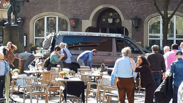 Il furgone che ha travolto la folla nella piazza d Kiepenkerl