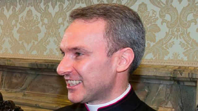 Vaticano, arrestato monignor Capella con l'accusa di pedopornografia