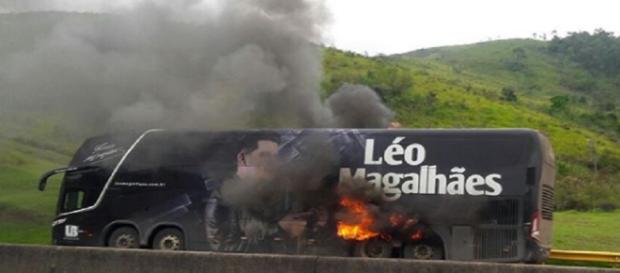 Sertanejo não estava no veículo, na hora do incidente; ninguém se feriu, segundo assessoria Sertanejo não estava no veículo, na hora do incidente; ninguém se feriu, segundo assessoria