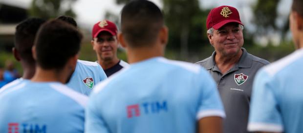 Treinador disse estar feliz no clube Treinador disse estar feliz no clube