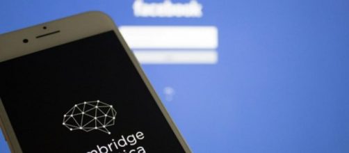 Facebook se desvincula de consultora involucrada en el acceso ilegal de datos