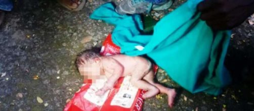 Shock in Sud Africa: neonata abbandonata in un una fogna, salva per miracolo