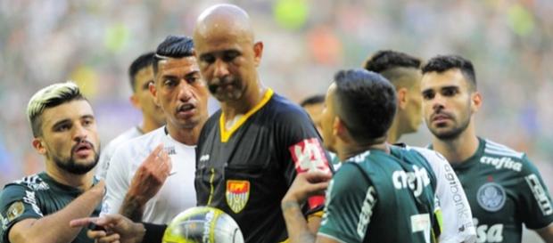 A final entre Corinthians e Palmeiras foi bem conturbada A final entre Corinthians e Palmeiras foi bem conturbada
