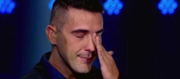 Andre Marques cai no choro após a final do 'The Voice Kids' Andre Marques cai no choro após a final do 'The Voice Kids'