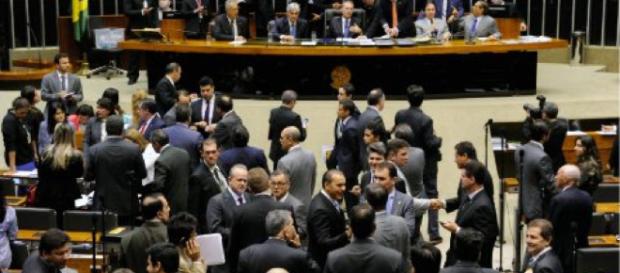 Resultado de imagem para Mesmo com mudanças, PT continua com maior bancada na Câmara dos Deputados