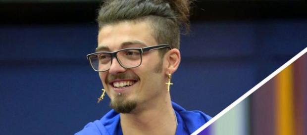 Gossip Amici 17: Daniele cambia squadra per amore, Biondo nei 'Bianchi' Gossip Amici 17: Daniele cambia squadra per amore, Biondo nei 'Bianchi'