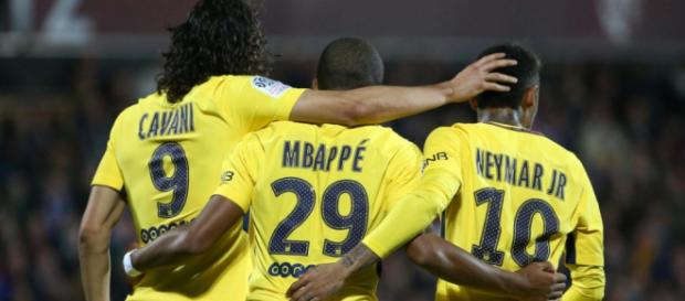 Le Paris Saint-Germain sous la menace du départ d'un de ses cadres pour une grande équipe européenne ! Le Paris Saint-Germain sous la menace du départ d'un de ses cadres pour une grande équipe européenne !