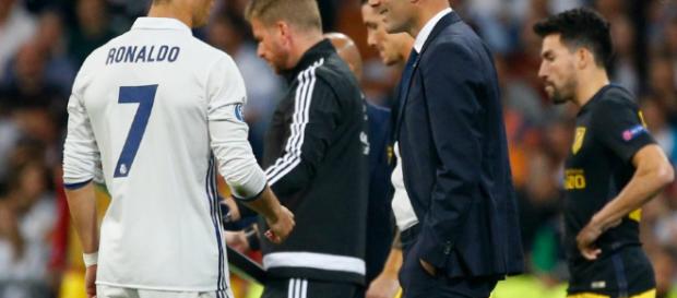 Mercato Real Madrid : Zidane donne le nom du remplaçant de Ronaldo Mercato Real Madrid : Zidane donne le nom du remplaçant de Ronaldo
