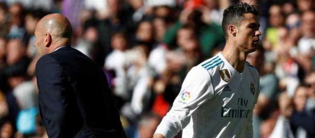 Zidane e Cristiano Ronaldo no centro do problema. Zidane e Cristiano Ronaldo no centro do problema.
