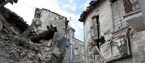 Castelsantangelo sul Nera è stato uno dei comuni più colpiti dal terremoto del 2016. Ieri uno sfollato si è suicidato.