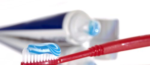 Sepa cuánto tiempo debe cambiar el cepillo de dientes. Evite las gingivites y otras inflamaciones