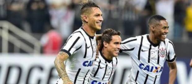 Atletas em uma comemoração de gol do Corinthians Atletas em uma comemoração de gol do Corinthians