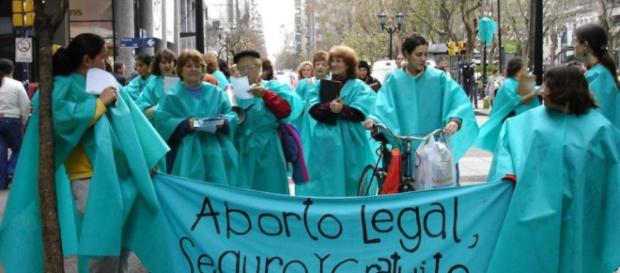 EN MEDIO DEL DEBATE: “La defensa del aborto carece de fundamentos wordpress.com EN MEDIO DEL DEBATE: “La defensa del aborto carece de fundamentos wordpress.com