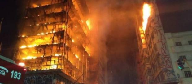 Ex-BBB 18 noticia incêndio em SP. Ex-BBB 18 noticia incêndio em SP.