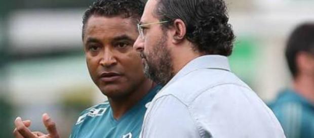 Roger Machado e Alexandre Mattos, em uma conversa, (foto reprodução). Roger Machado e Alexandre Mattos, em uma conversa, (foto reprodução).