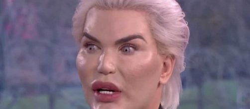 Grande Fratello, il Ken Umano (Rodrigo Alves) nuovo concorrente ... - bitchyf.it