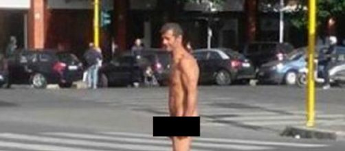 Passeggia nudo a Roma, fermato dai vigili