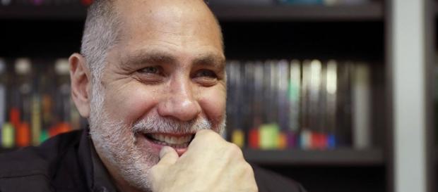 Guillermo Arriaga regresa al cine con su novela "Escuadrón guillotina" - elobrero.es Guillermo Arriaga regresa al cine con su novela "Escuadrón guillotina" - elobrero.es