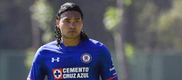 Gullit Peña vuelve a ser noticia por 'six' de cervezas - Futbol Total - com.mx Gullit Peña vuelve a ser noticia por 'six' de cervezas - Futbol Total - com.mx