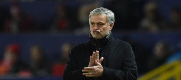 Mercato : Mourinho répond au PSG sur l'avenir de ce cadre ! Mercato : Mourinho répond au PSG sur l'avenir de ce cadre !