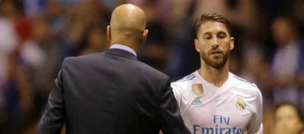 Sergio Ramos com o treinador Zidane Sergio Ramos com o treinador Zidane