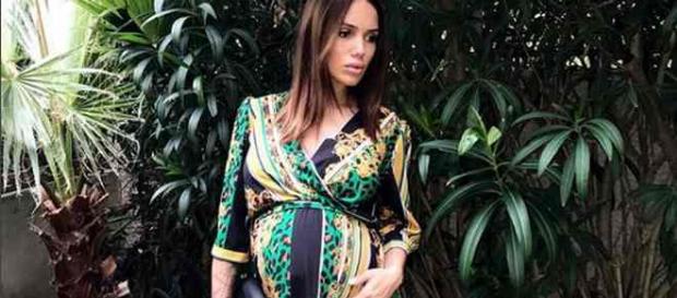 Un cliché Instagram publié par Manon Marsault enceinte choque les fans ! Un cliché Instagram publié par Manon Marsault enceinte choque les fans !