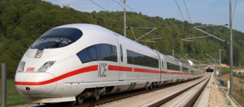 ICE – travel on board DB's high-speed train - bahn.com