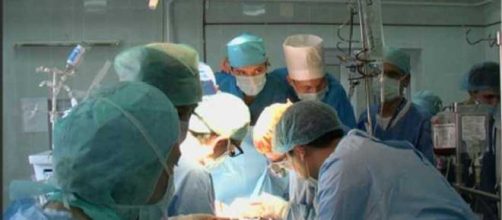 Trapianto di rene ad un paziente sveglio senza anestesia generale