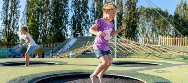 Cómo evitar que sus hijos tengan que ir a emergencias este verano - healthday.com Cómo evitar que sus hijos tengan que ir a emergencias este verano - healthday.com