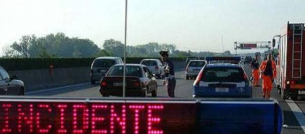 Tragico incidente a Palermo, madre e figlia perdono la vita Tragico incidente a Palermo, madre e figlia perdono la vita