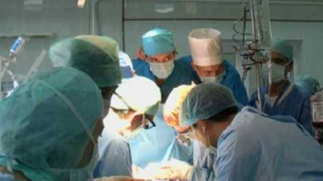 Trapianto di rene ad un paziente sveglio senza anestesia generale