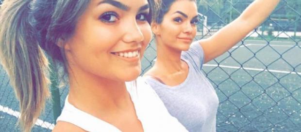 Kelly Key e sua mãe, bem parecidas, não acha? Kelly Key e sua mãe, bem parecidas, não acha?