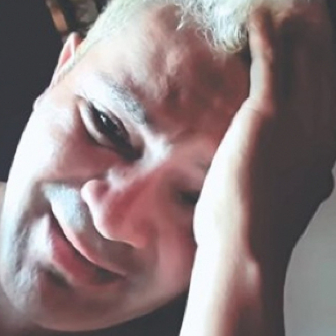 Mário aparece inconsolável no vídeo.