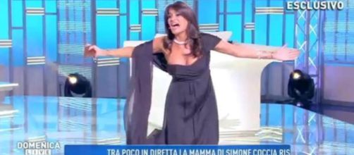 Domenica Live: Incidente hot per Aida Nizar