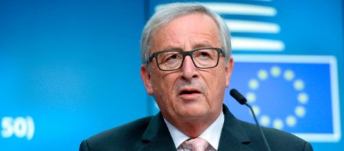 Juncker sul caso Italia: 'Germania non calpesti la dignità degli italiani'.