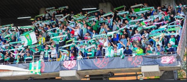 450 aficionados se desplazaron desde Córdoba para animar a su equipo. 450 aficionados se desplazaron desde Córdoba para animar a su equipo.