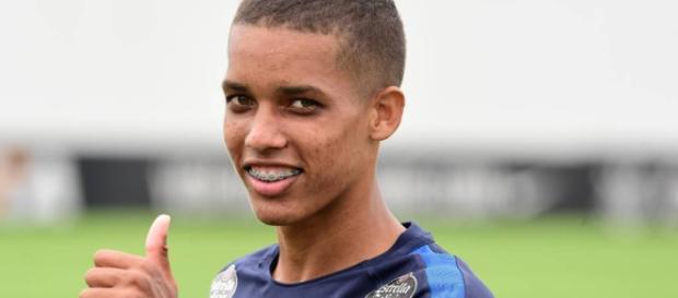 Pedrinho diz que ficará no Corinthians por mais um ou dois anos Pedrinho diz que ficará no Corinthians por mais um ou dois anos