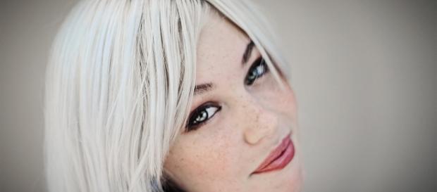 Perchè abbiamo i capelli bianchi? - capellistyle.it Perchè abbiamo i capelli bianchi? - capellistyle.it