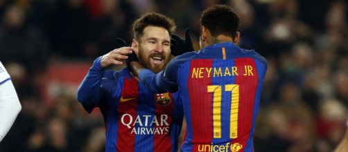 La complicità tra Messi e Neymar.