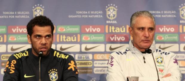 Daniel Alves é um dos que não irá à Copa Daniel Alves é um dos que não irá à Copa