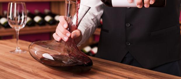 Das richtige Dekantieren und Belüften von Wein – Teil 1 - Hawesko ... - hawesko.de Das richtige Dekantieren und Belüften von Wein – Teil 1 - Hawesko ... - hawesko.de