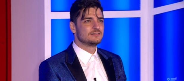 La dichiarazione di Luigi Favoloso per Nina Moric La dichiarazione di Luigi Favoloso per Nina Moric