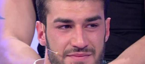 Uomini e Donne, Lorenzo lascia: accusato di mirare al Trono | melty - melty.it Uomini e Donne, Lorenzo lascia: accusato di mirare al Trono | melty - melty.it