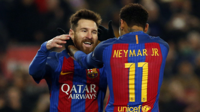 La complicità tra Messi e Neymar.