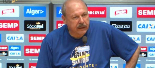 Diretoria santista quer se desfazer do jogador, mas faz jogo duro Diretoria santista quer se desfazer do jogador, mas faz jogo duro
