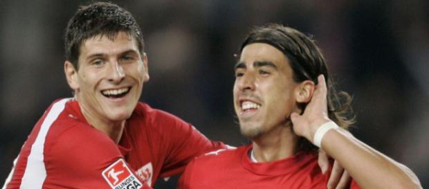 Gomez und Khedira - Einer spielte beim VfB, einer spielt heute für den VfB Gomez und Khedira - Einer spielte beim VfB, einer spielt heute für den VfB