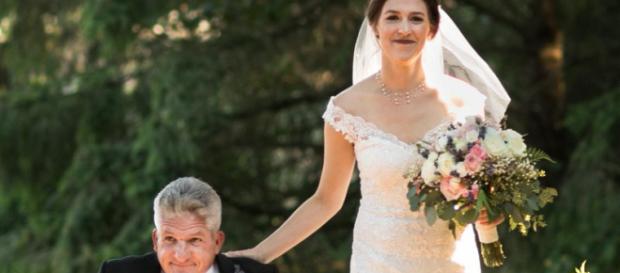 Matt Roloff walks daughter Molly down the aisle / Photo via TLC, Twitter Matt Roloff walks daughter Molly down the aisle / Photo via TLC, Twitter