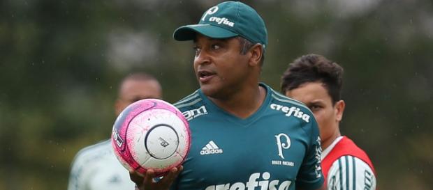 O treinador ainda é muito reverenciado por parte da torcida O treinador ainda é muito reverenciado por parte da torcida