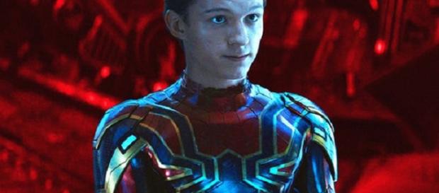 Parker siemprese identifica y se expone al peligro de Stark. Parker siemprese identifica y se expone al peligro de Stark.