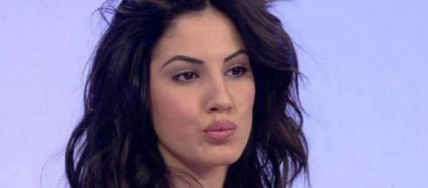 Trono Classico: Giulia de Lellis torna a uomini e donne Trono Classico: Giulia de Lellis torna a uomini e donne